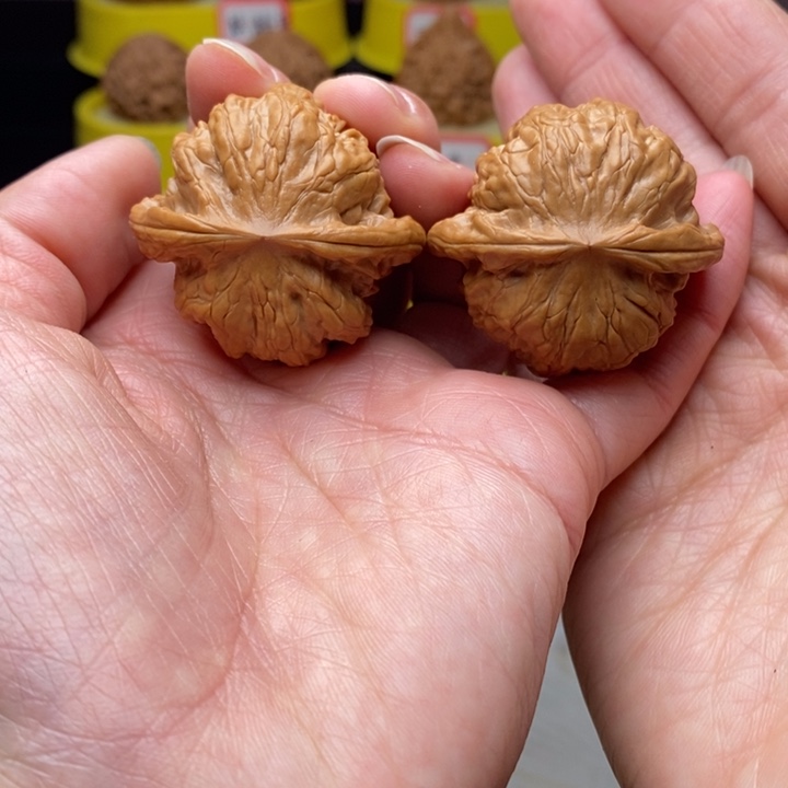 文玩核桃吊坠昌闷