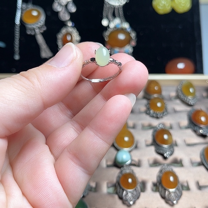 和田玉（糖玉）戒指合金