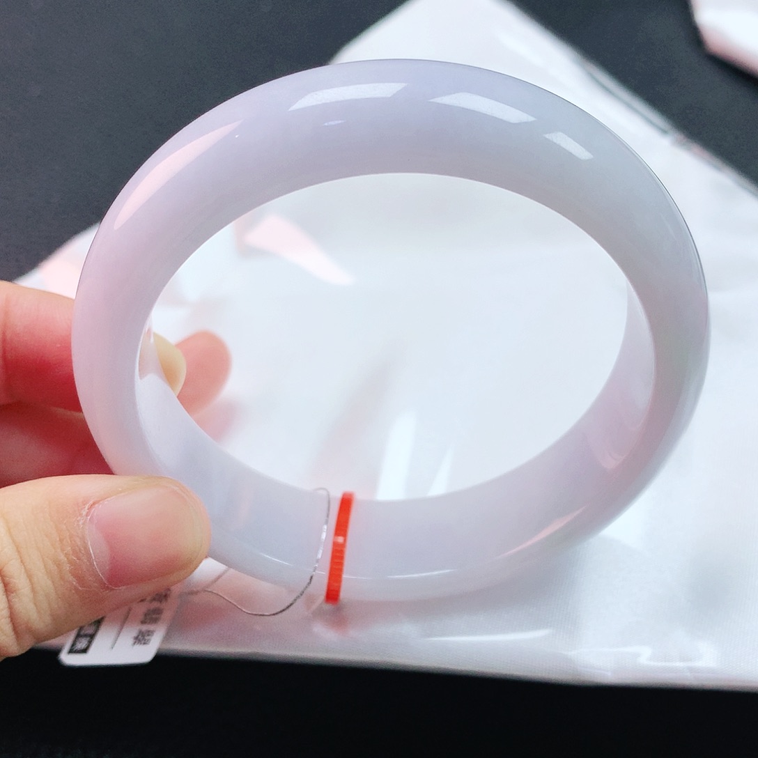 翡翠手镯未镶嵌58轮胎