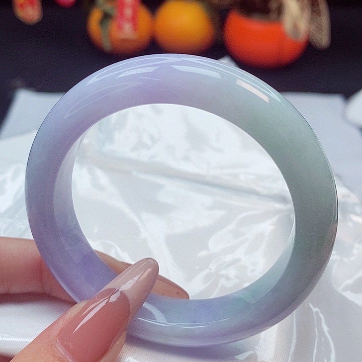 翡翠手镯未镶嵌52圈