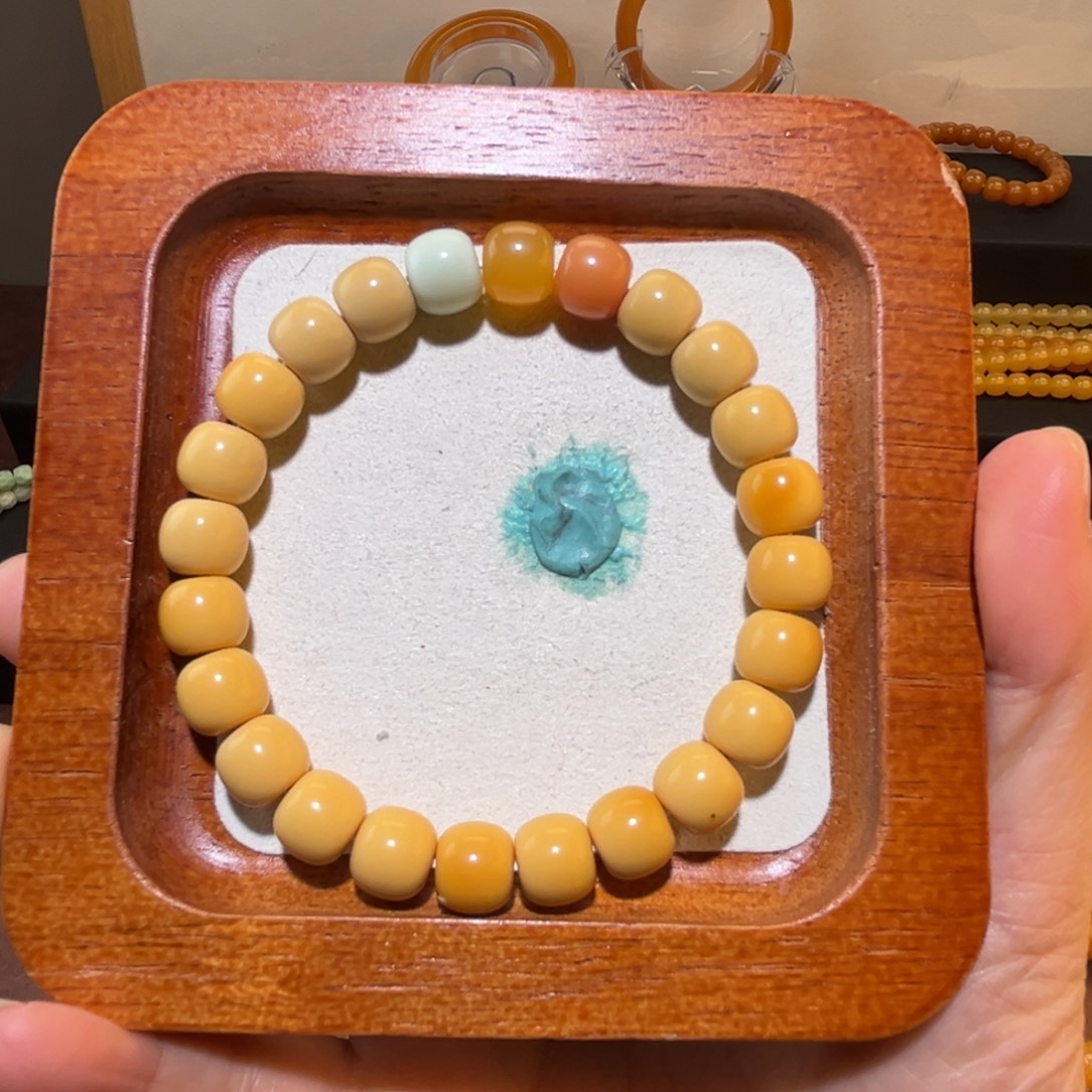 石英质玉（缅黄）未镶嵌卡9老型蛋黄手串