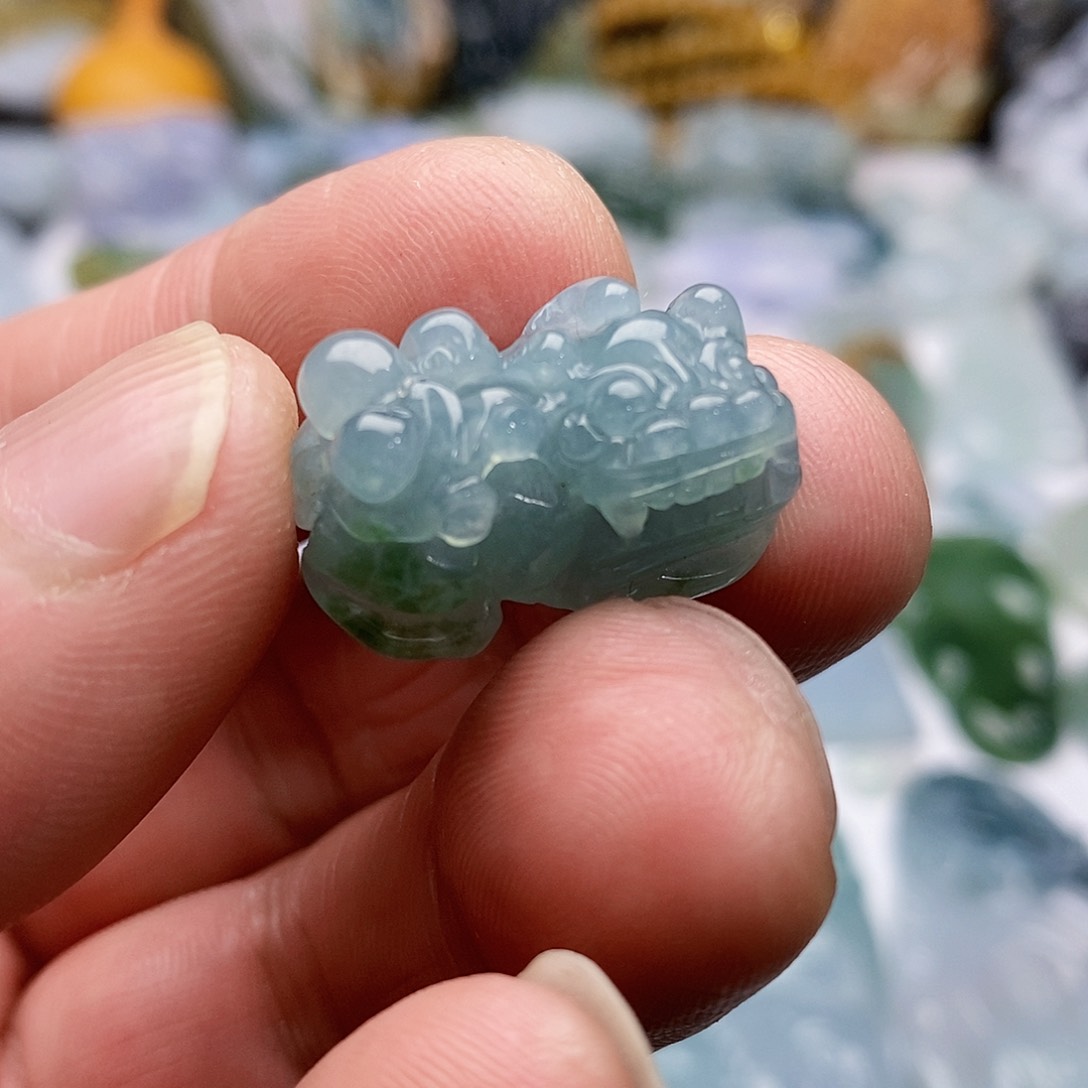 翡翠颈饰未镶嵌貔貅