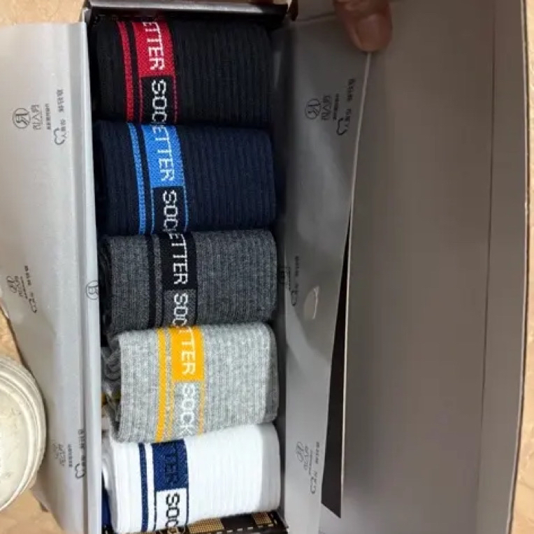 杂款袜子运动袜吸汗透气，款式颜色随机发 