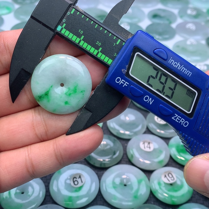 翡翠颈饰未镶嵌缅甸天然A货翡翠