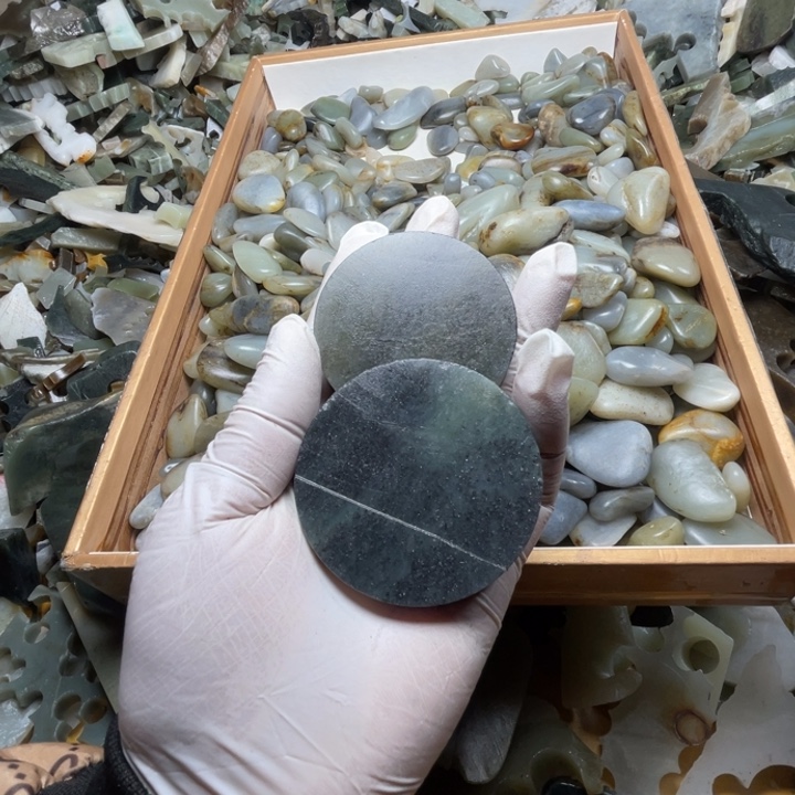 龙***和田玉未镶嵌珠宝半成品