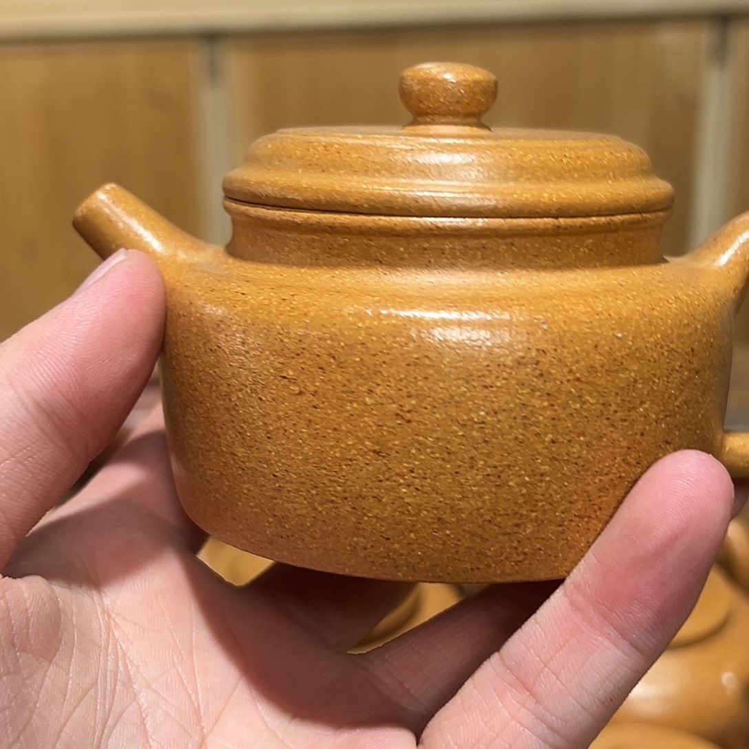 茶壶紫砂紫砂的味道很