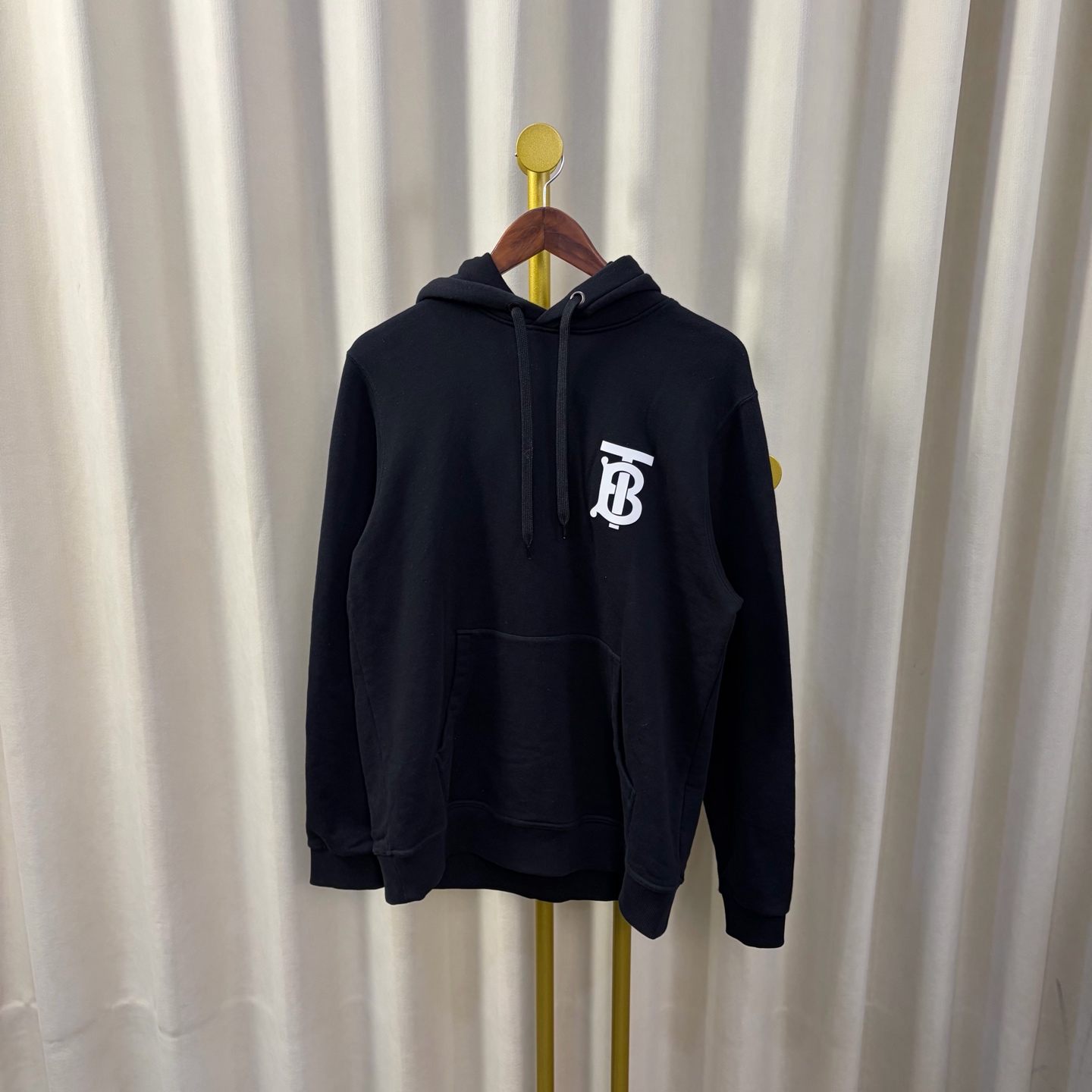 99新 BURBERRY/博柏利 黑色tb帽衫 M码 99新
