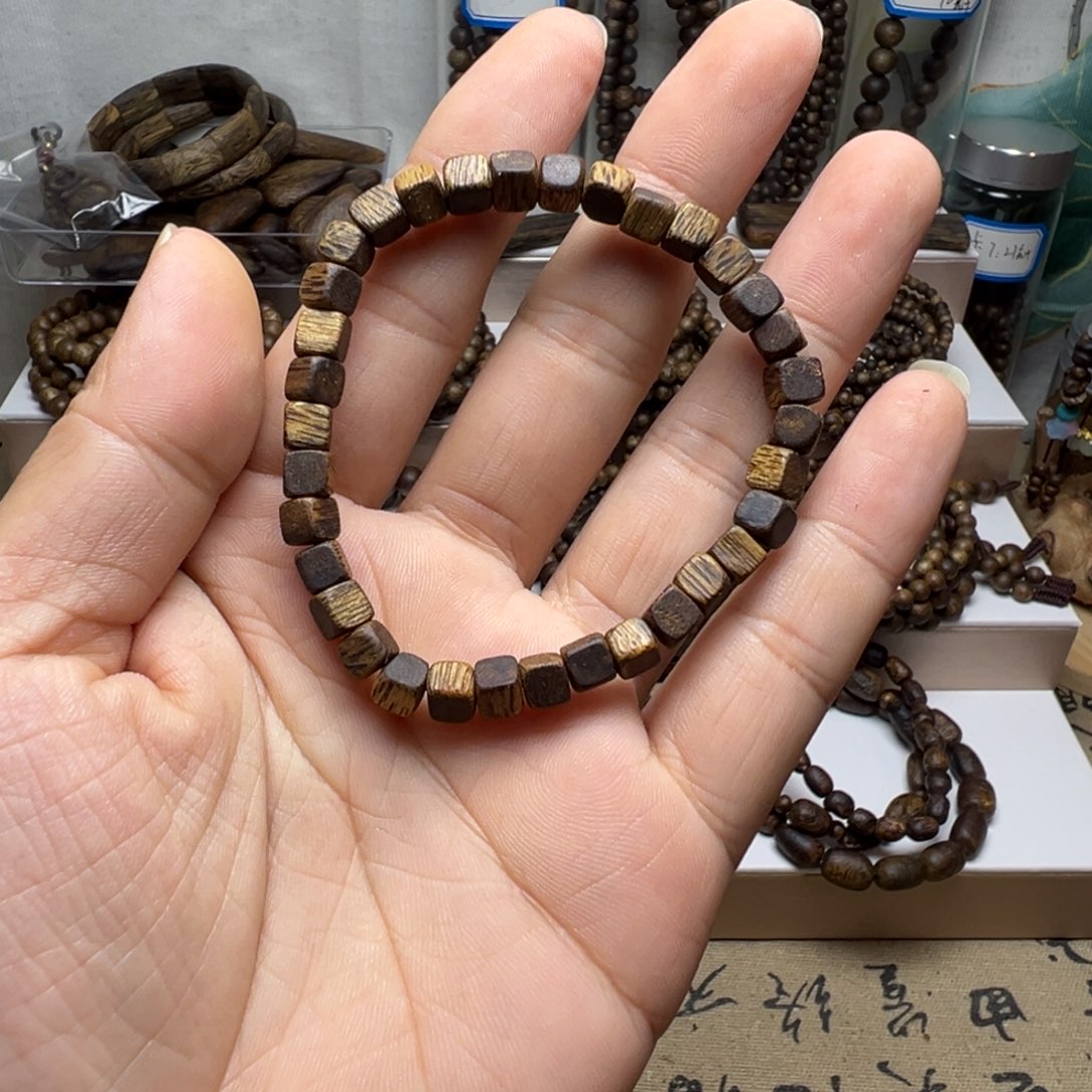 沉香沉香碎屑奇楠沉香卡5单圈方糖