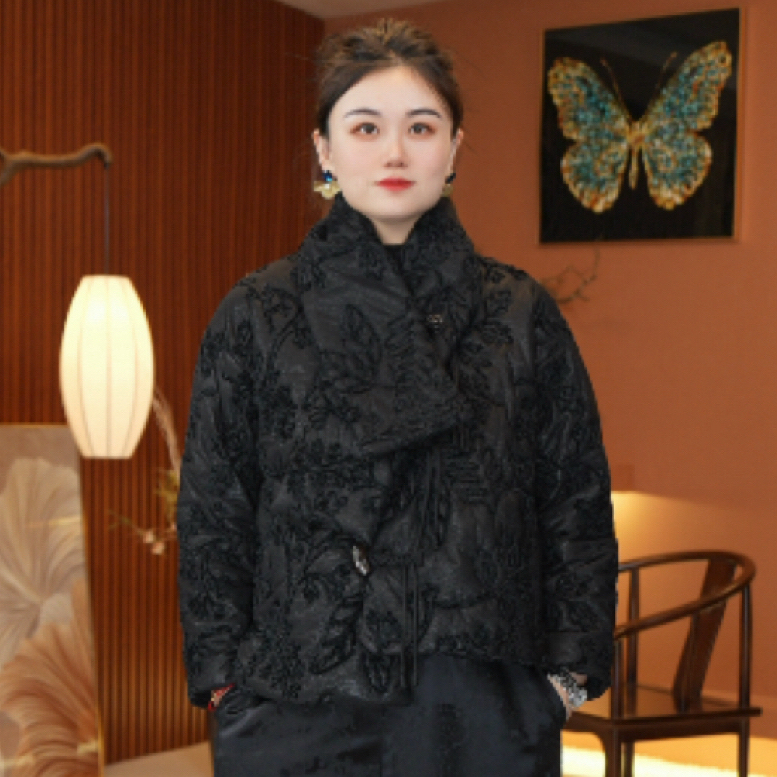 红熹潮（HXC250142三色）冬季时尚重工立体浮雕花保暖女士短款棉服