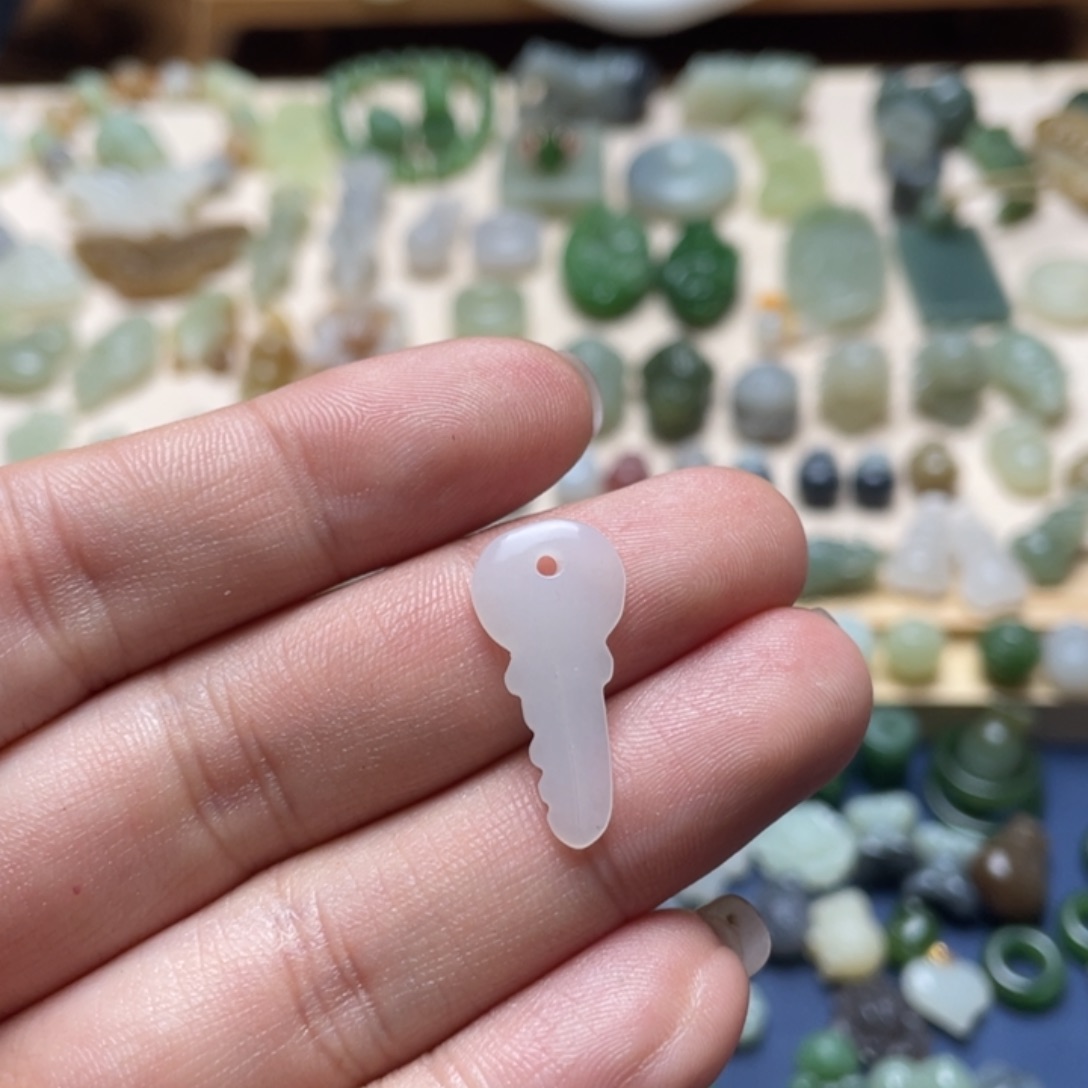 和田玉未镶嵌吊坠(不含链)