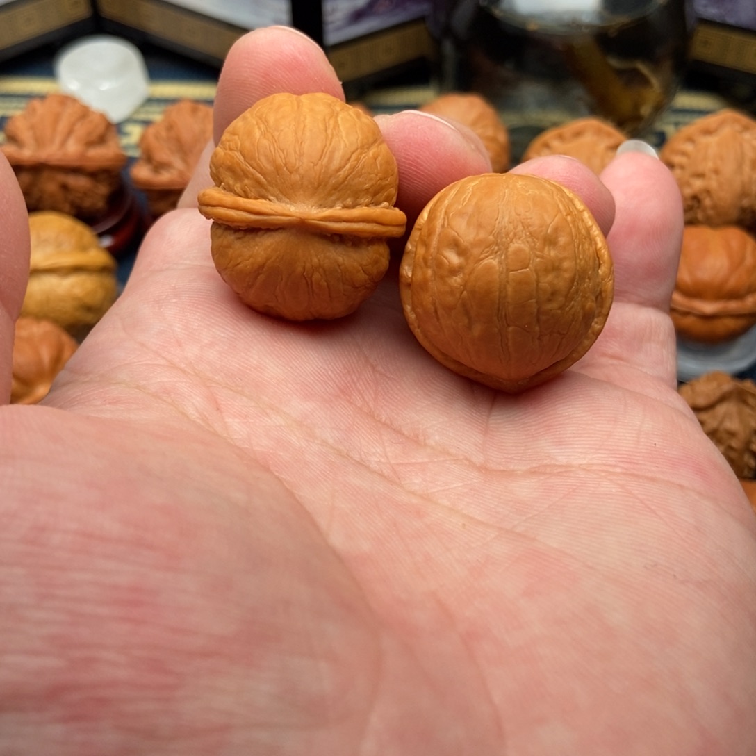 文玩核桃把件金佛