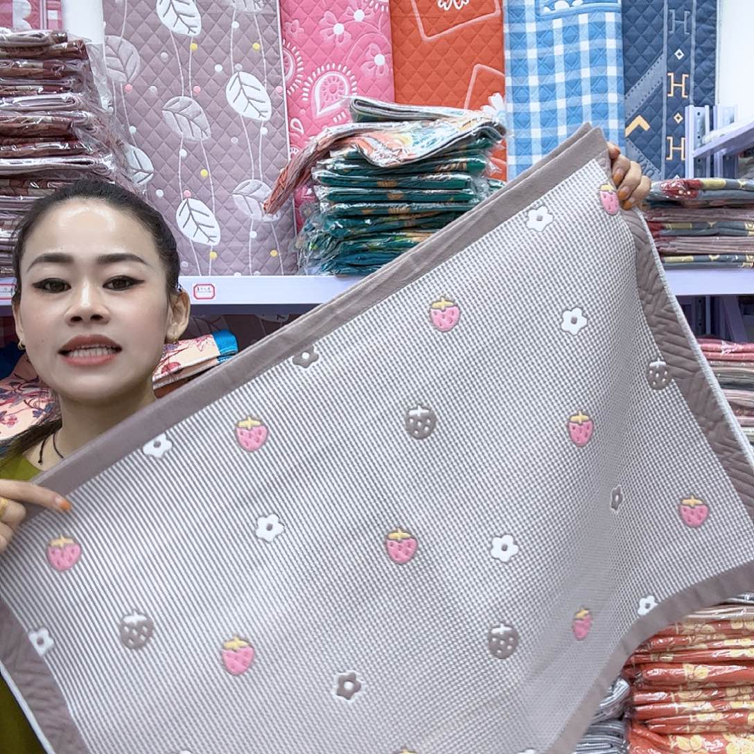 棉咖色小草莓纯棉