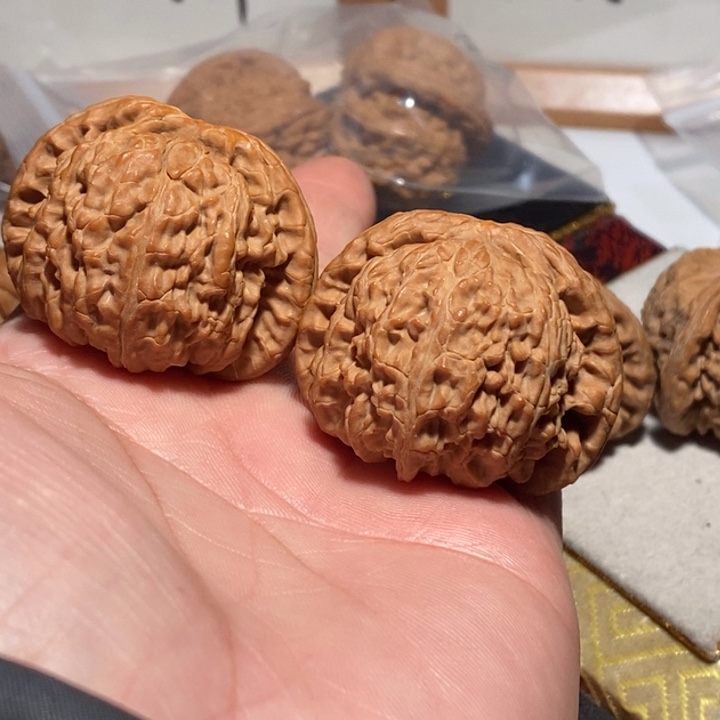 文玩核桃把件莫***的核桃