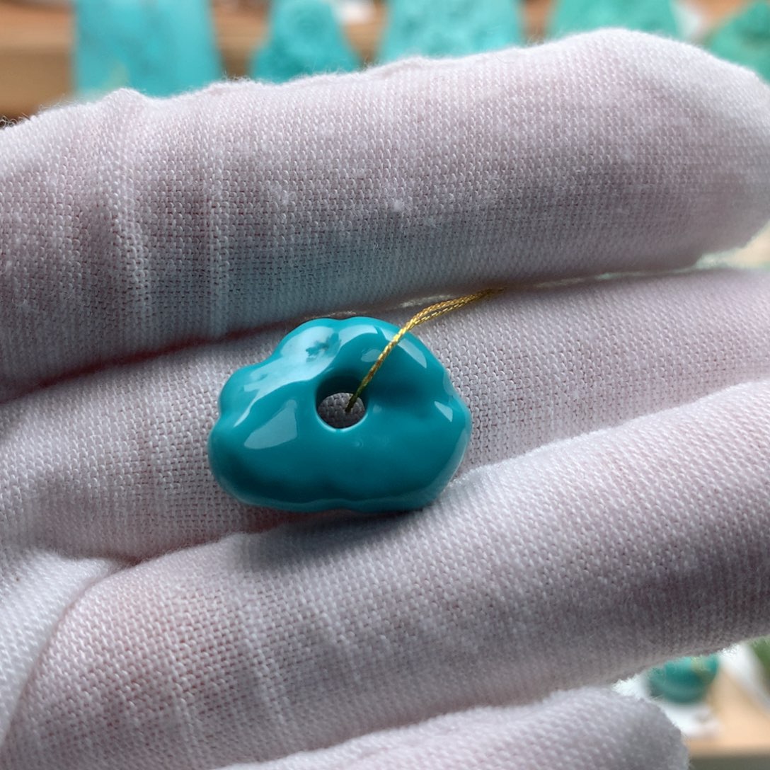 绿松石颈饰未镶嵌