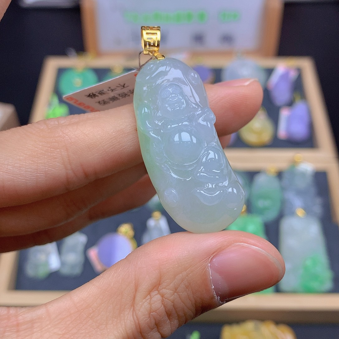 翡翠颈饰18K金镶嵌翡翠