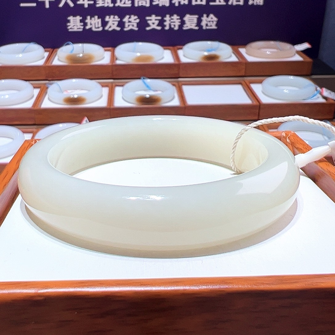 和田玉手镯57/58未镶嵌