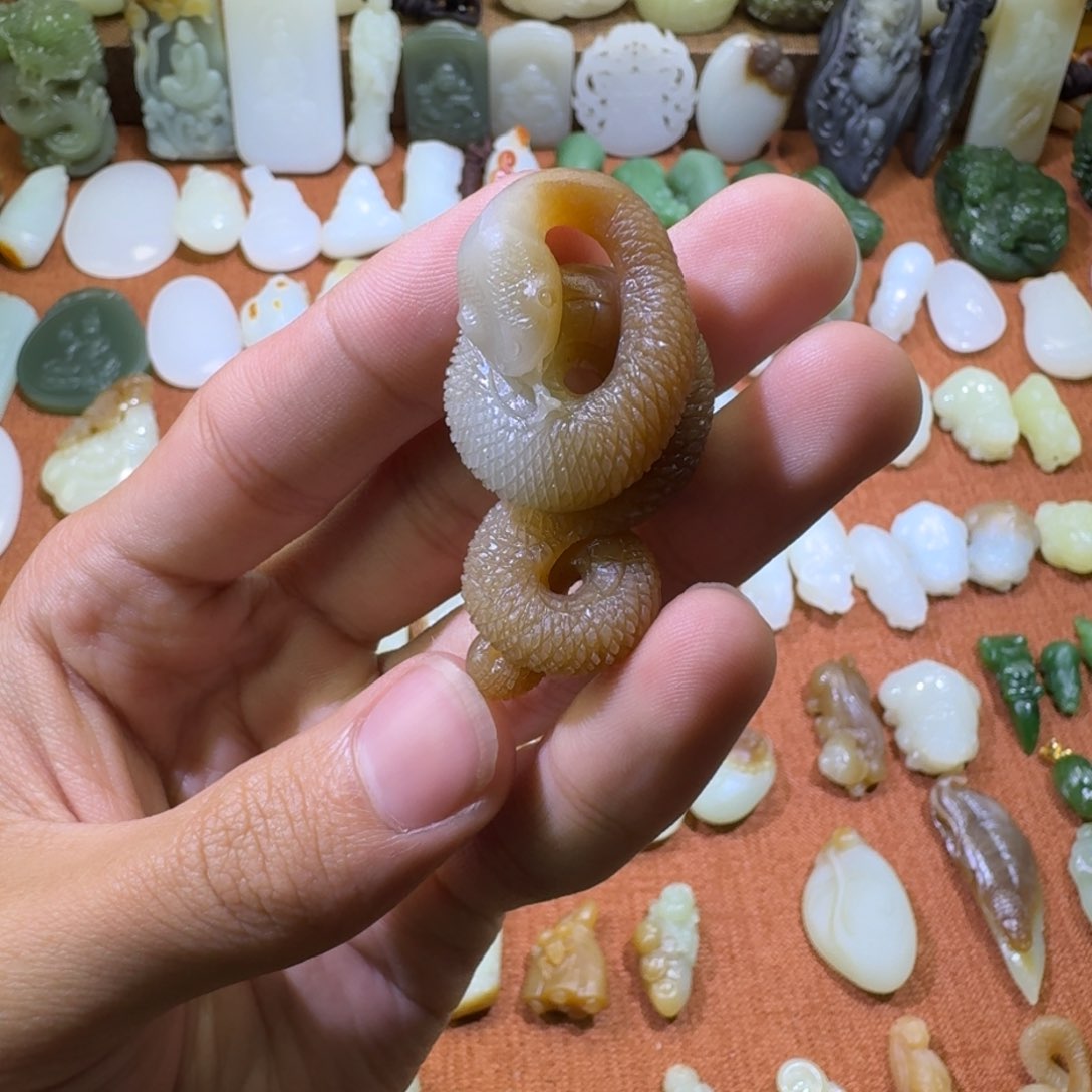 和田玉颈饰未镶嵌虚*