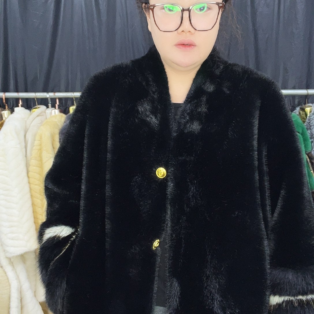 嗯、好喜欢你这个造型诶小