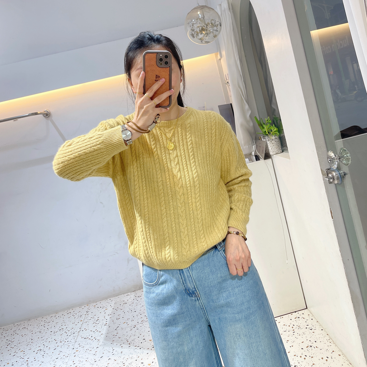 圆领全羊毛麻花针织衫