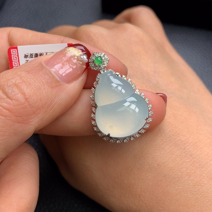 翡翠吊坠(不含链)18K金镶嵌