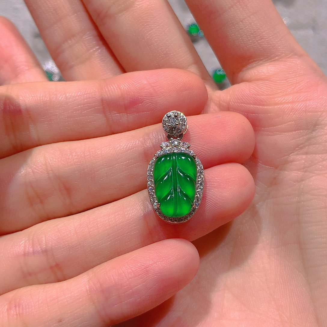 吊坠(不含链)银S925镶嵌翡翠苏