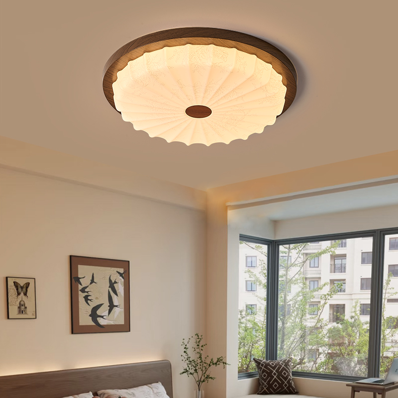 卧室客厅吸顶灯胡桃木客厅灯房家用阳台大气简约2025新款创意