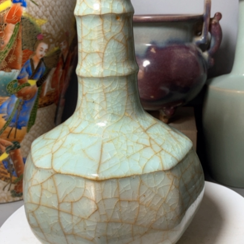 【闪购商品】官窑瓷器人***.官窑瓷器瓶子一个