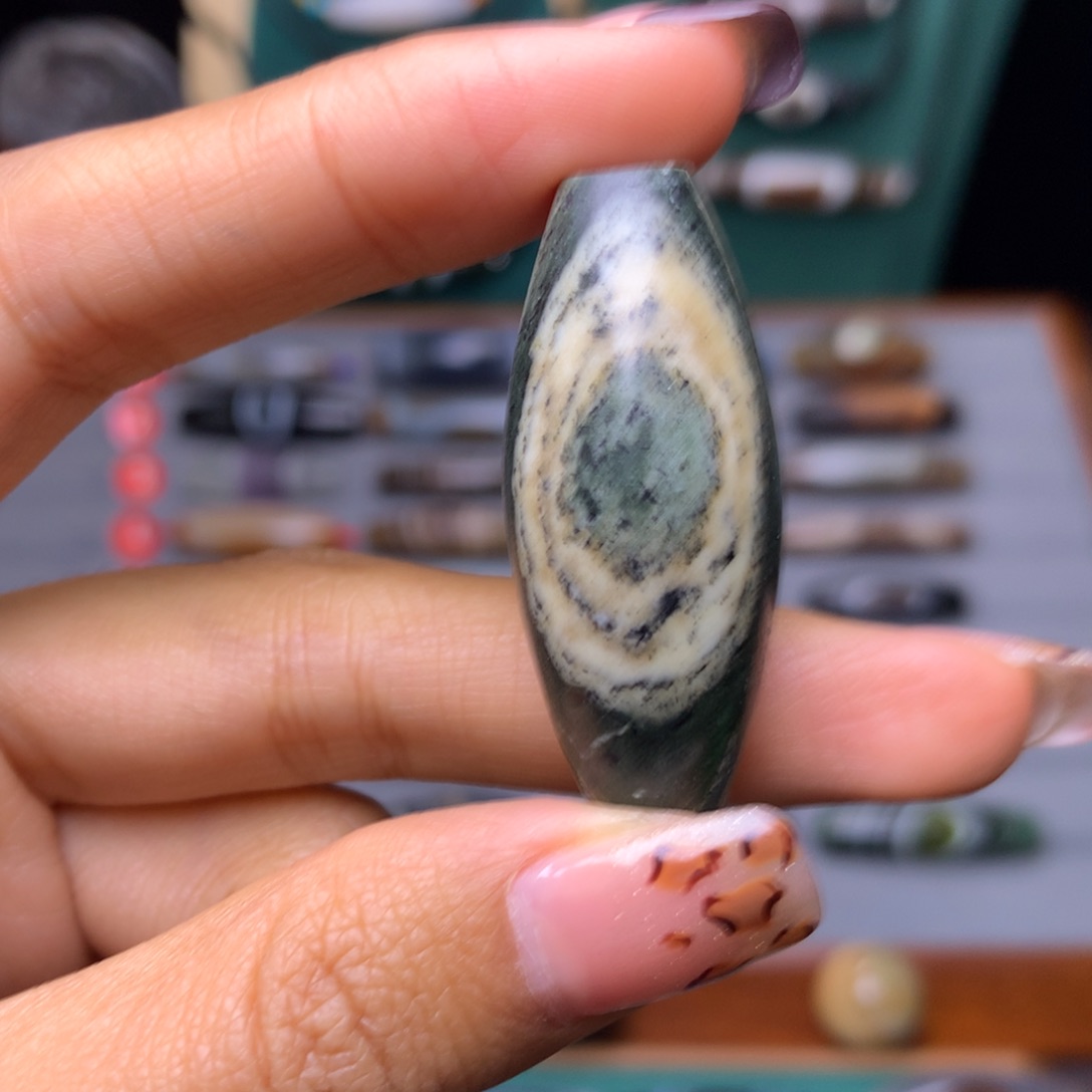 未镶嵌颈饰玛瑙/玉髓大*