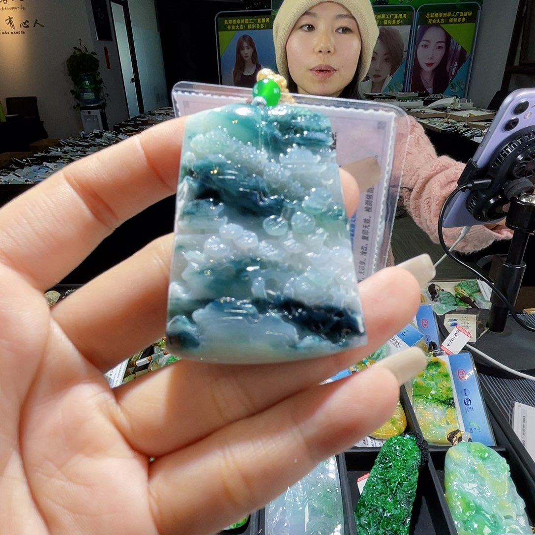 颈饰未镶嵌翡翠一