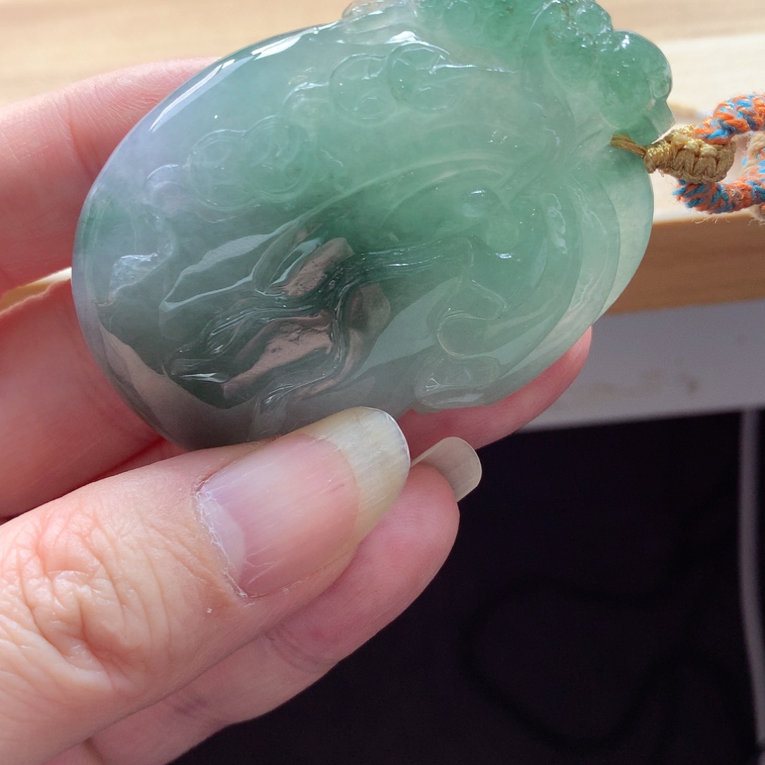 翡翠颈饰未镶嵌吊坠