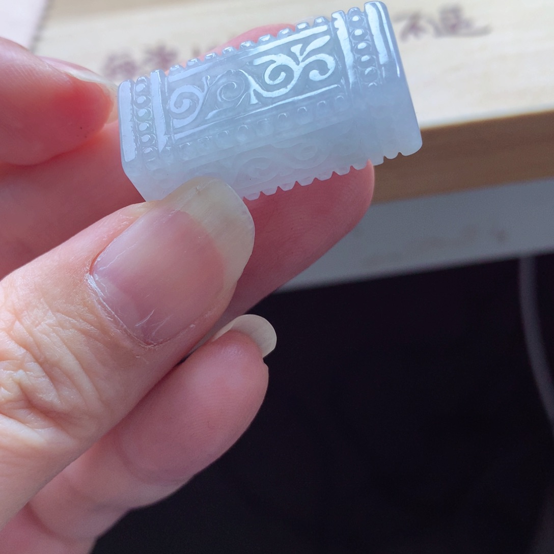 翡翠颈饰未镶嵌吊坠