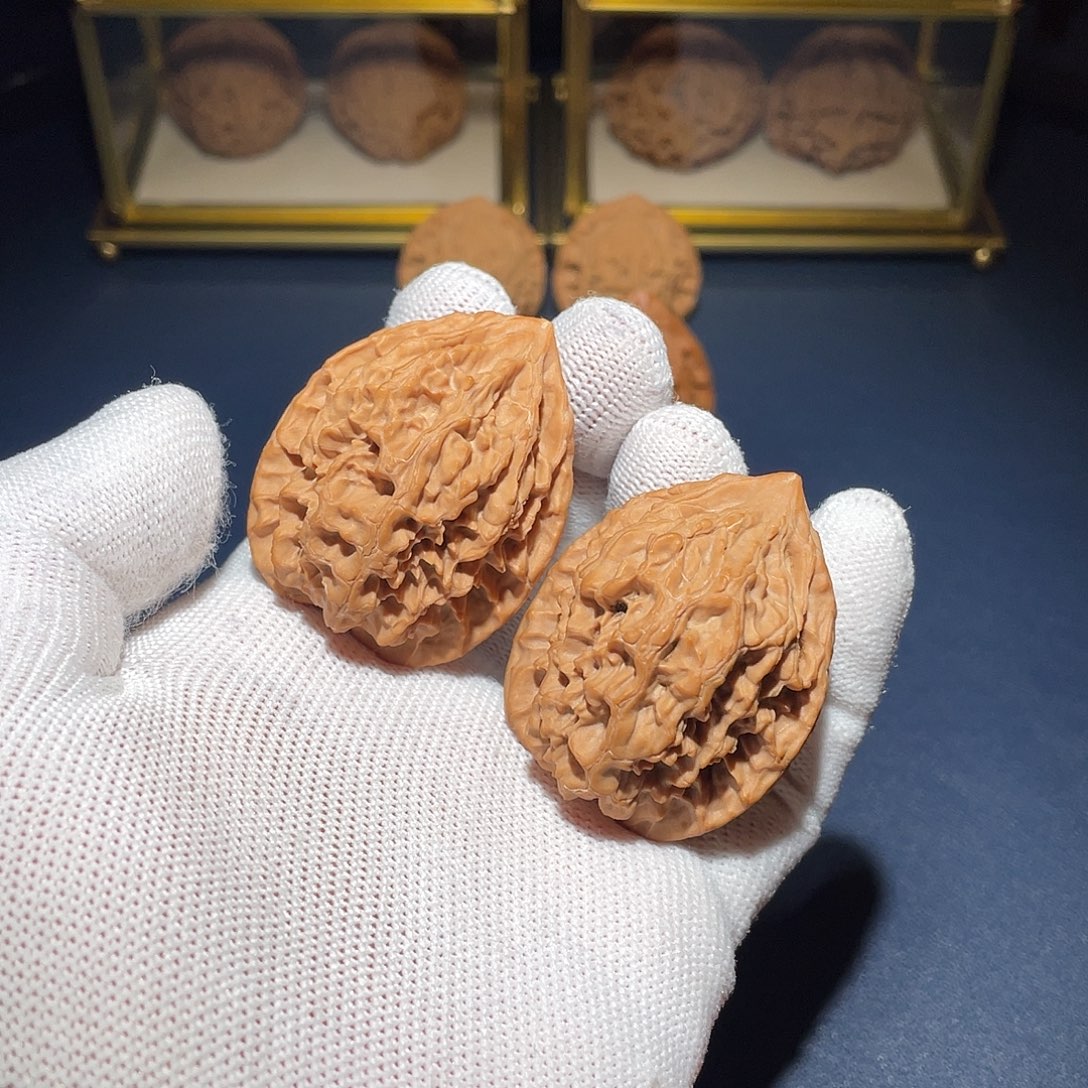 把件文玩核桃38十三陵鸡心