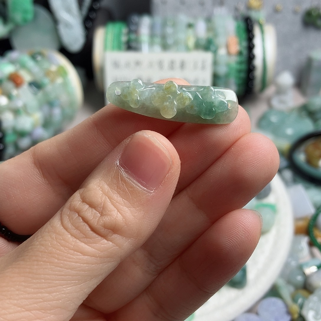 翡翠颈饰未镶嵌玉衡