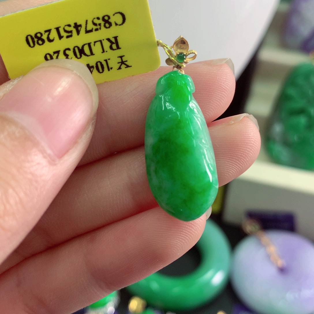 翡翠18K金镶嵌项链