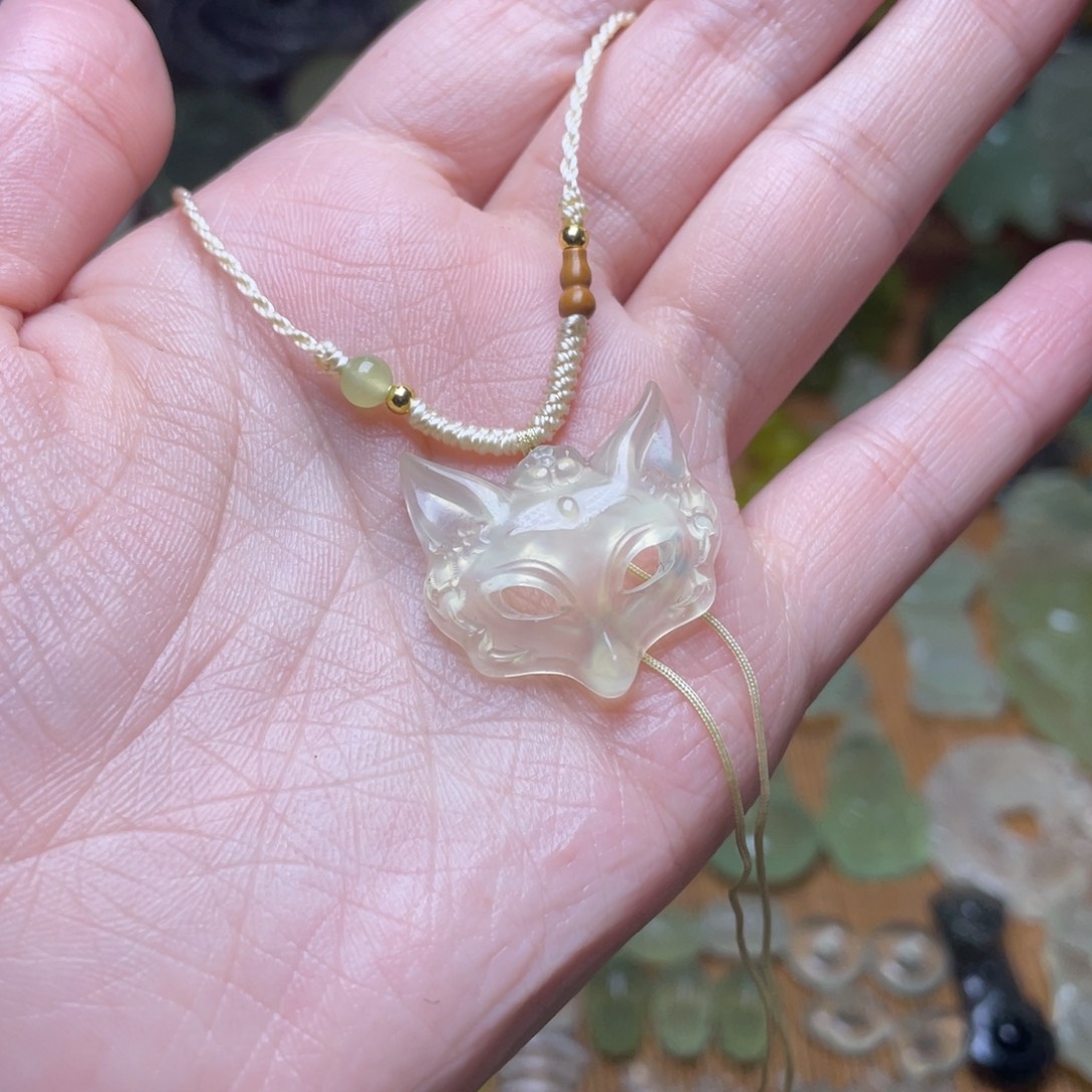 蛇纹石玉未镶嵌吊坠