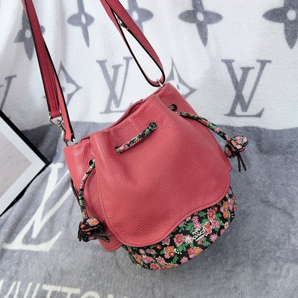 95新 COACH/蔻驰 coach蔻驰碎花水桶包a9421