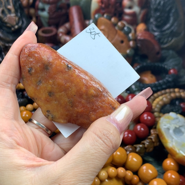 透闪石质玉未镶嵌珠宝奇石