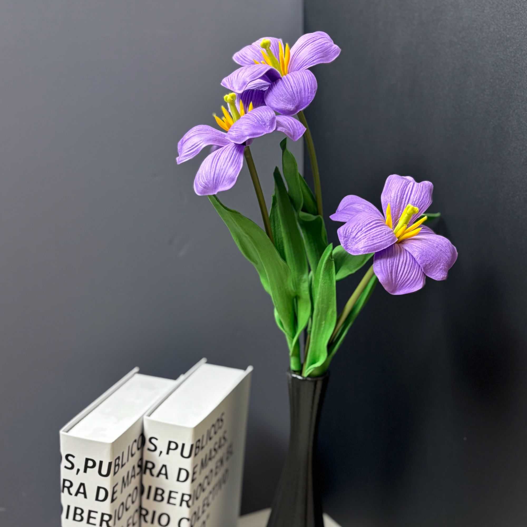 开口郁金香PU手感布朗尼简约时尚客厅玄关客厅摆放摄影道具