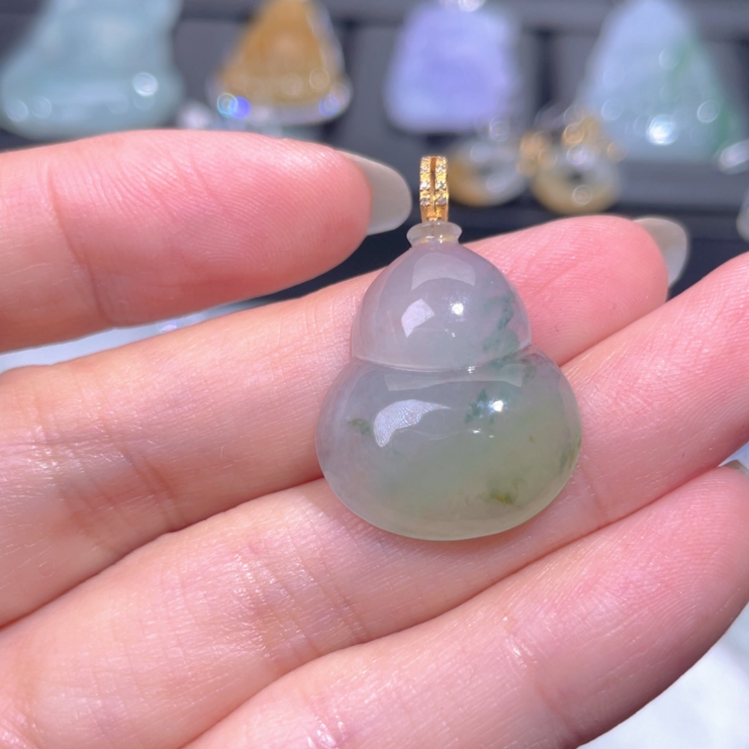 颈饰18K金镶嵌翡翠翡翠