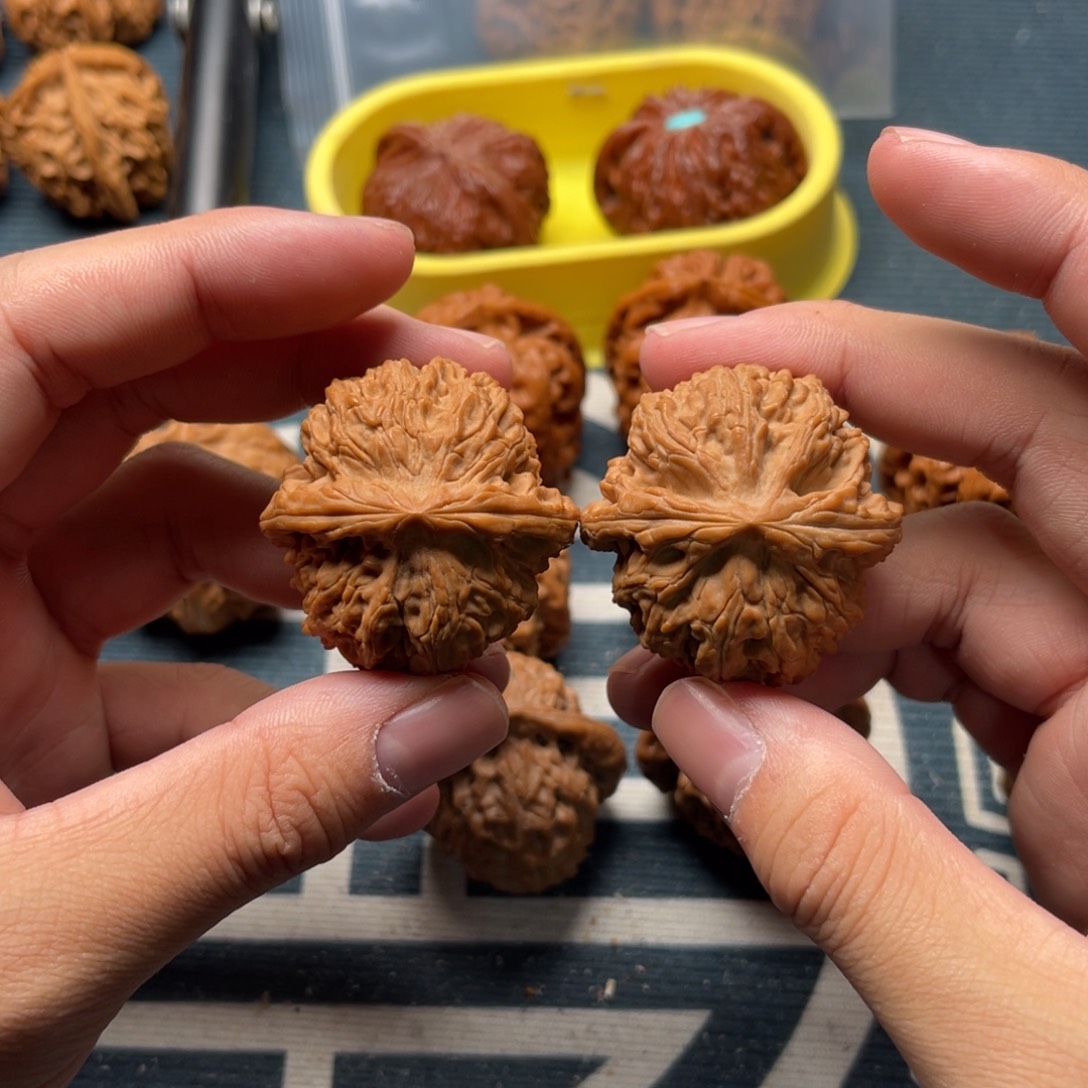 文玩核桃吊坠女娲石38