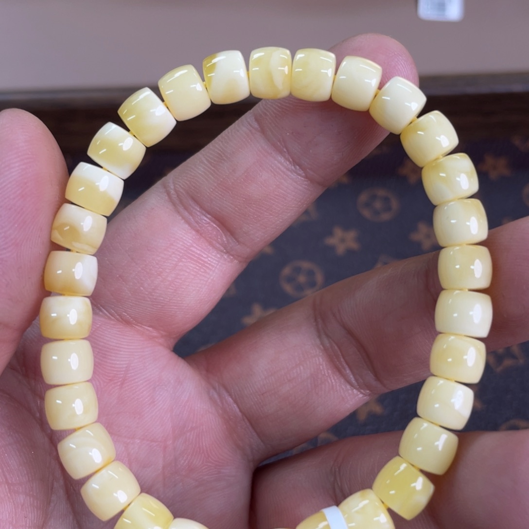 蜜蜡裸石未镶嵌0360000000