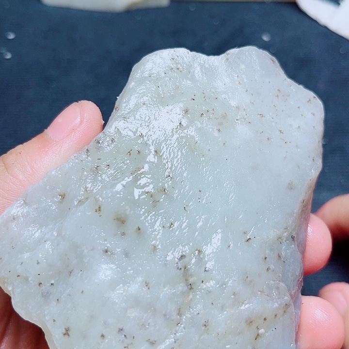 和田玉（糖玉）未镶嵌珠宝奇石