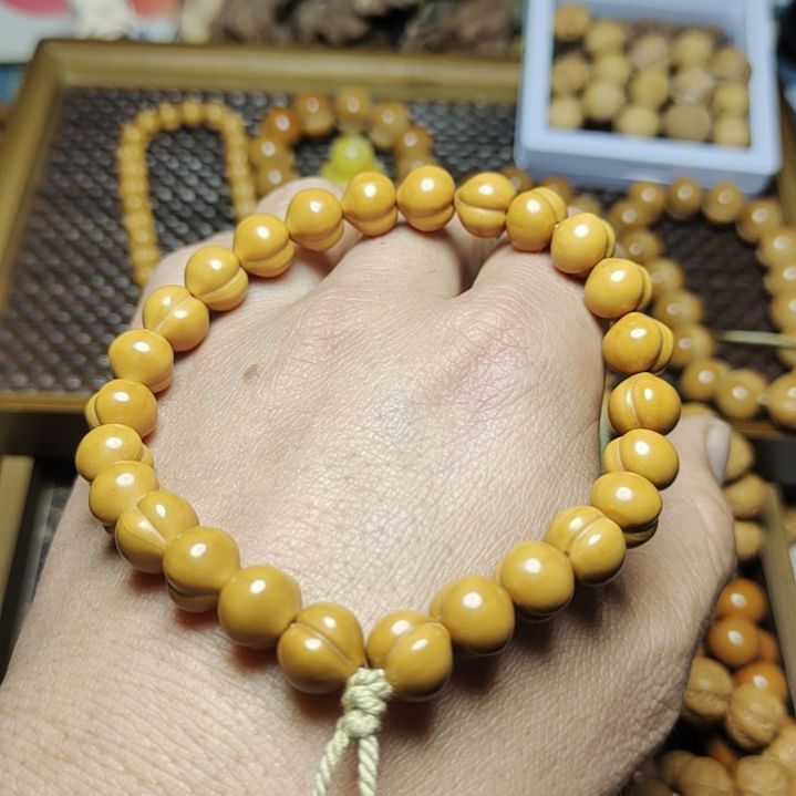 猴头核桃吊坠微瑕思屁桃10+