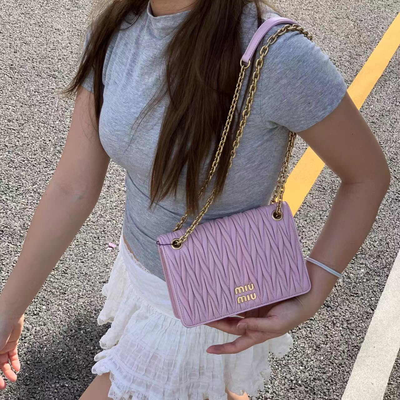 95新 MIU MIU/缪缪 粉色新款Matelasse链条woc二手