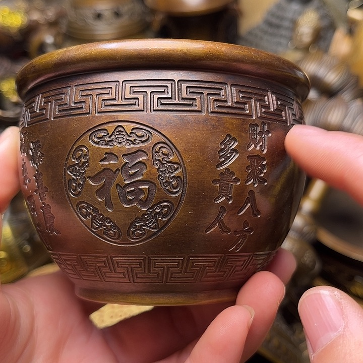 精美铜器批发档口