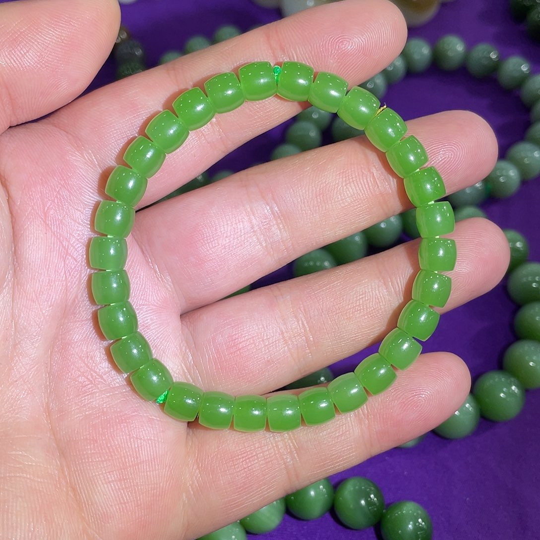 和田玉（碧玉）颈饰未镶嵌