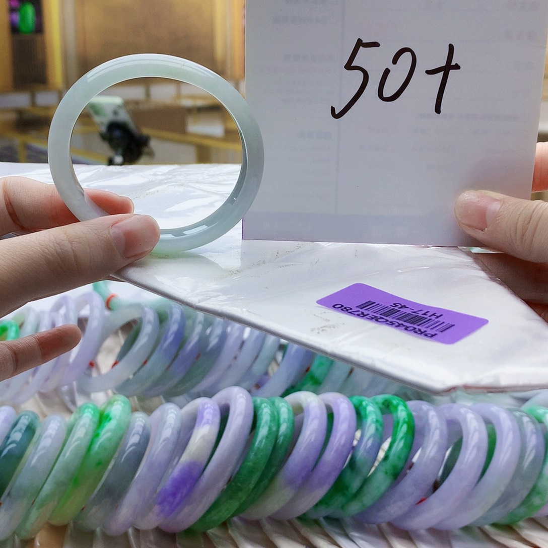 翡翠未镶嵌手镯huj