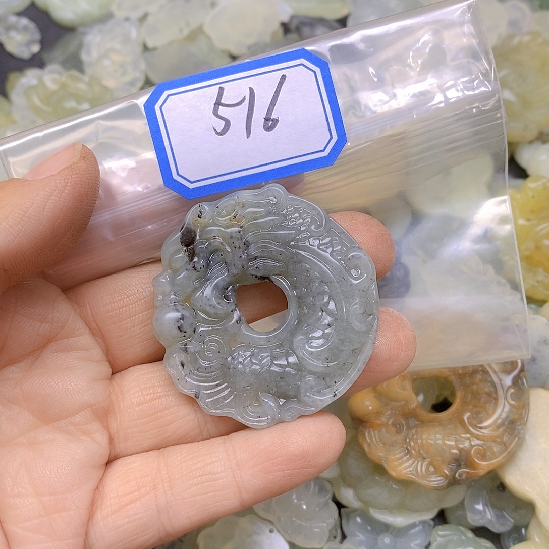 蛇纹石玉吊坠(不含链)未镶嵌小**.516