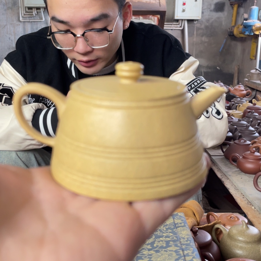 茶壶紫砂XJ。 本绿。  哲逾。   150CC