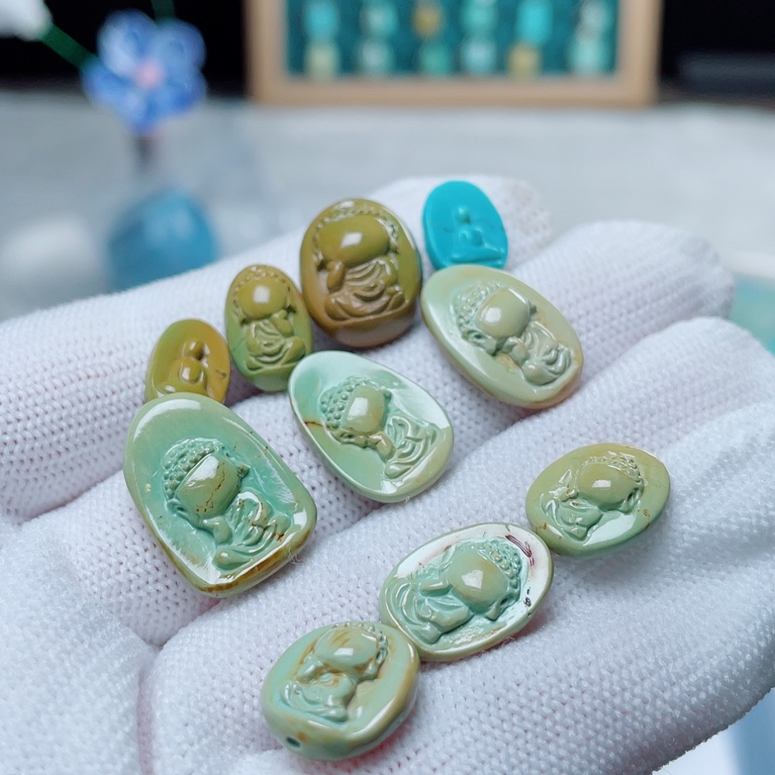 秋***叶绿松石未镶嵌珠宝奇石